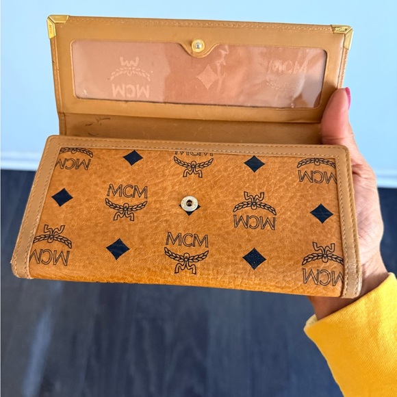 MCM Cognac Visetos Wallet - Picture 5 of 11